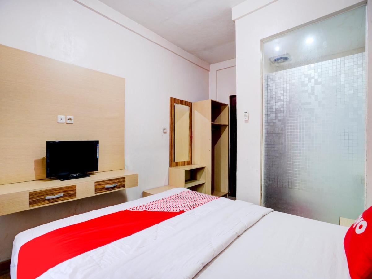 Oyo 90263 Hotel Diva Golf Bengkulu Luaran gambar