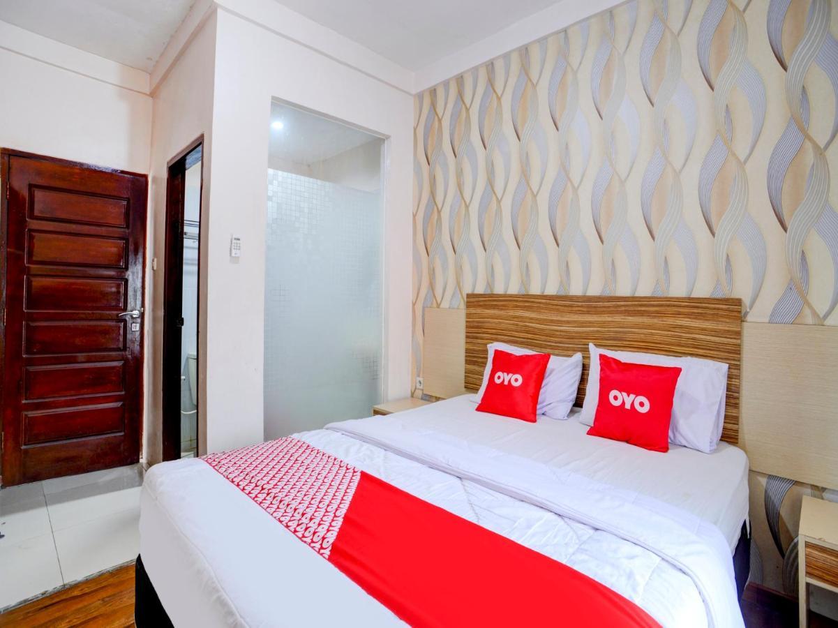 Oyo 90263 Hotel Diva Golf Bengkulu Luaran gambar
