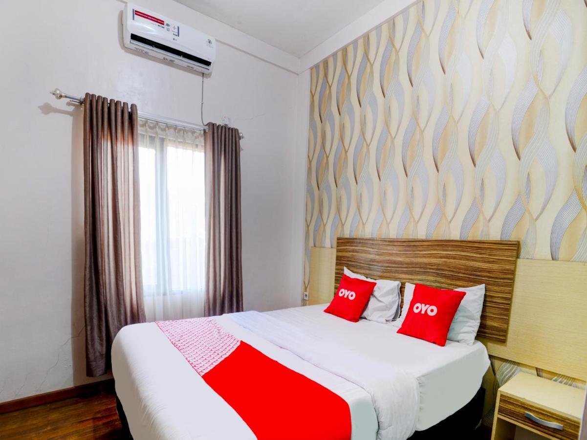 Oyo 90263 Hotel Diva Golf Bengkulu Luaran gambar