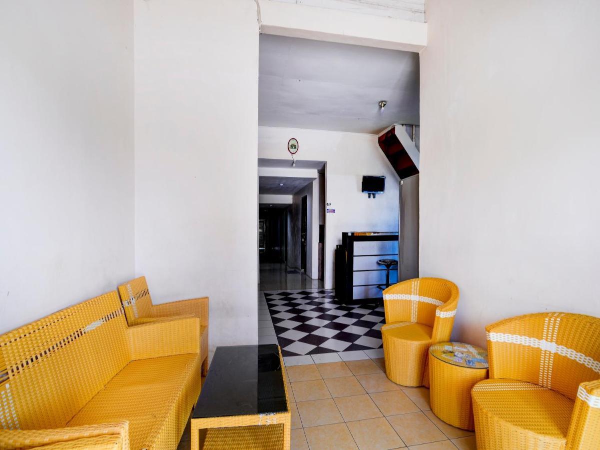 Oyo 90263 Hotel Diva Golf Bengkulu Luaran gambar